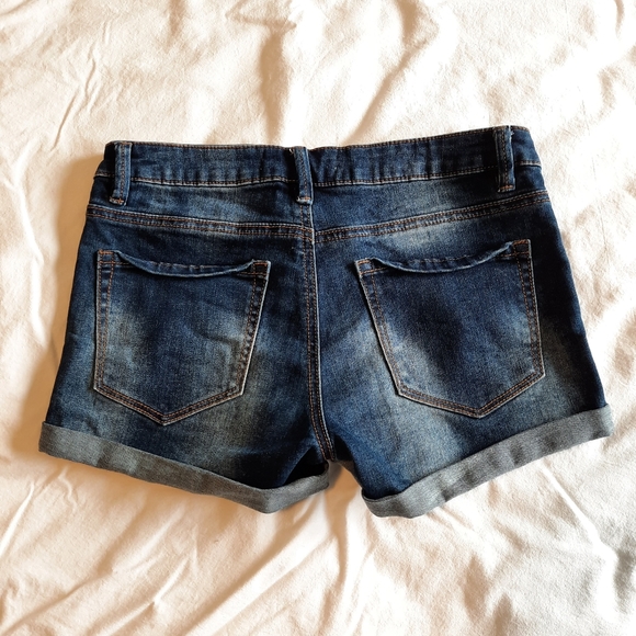 Jeans shorts | size 05 - Picture 2 of 3